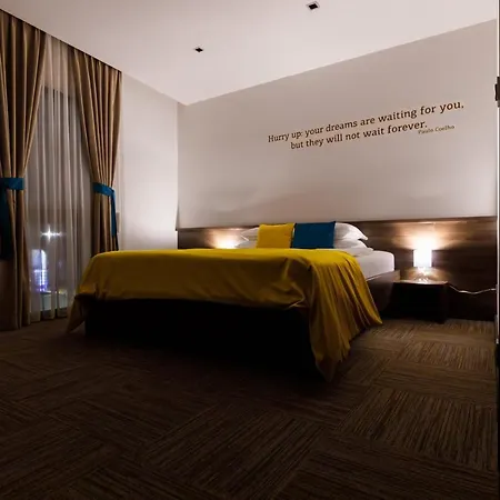 Otel Emporium 4*